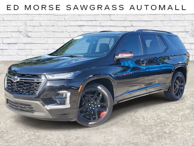 2023 Chevrolet Traverse Premier in Mosaic Black Metallic — front three-quarter view