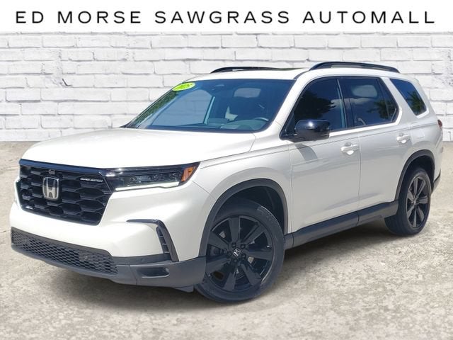 2025 Honda Pilot Black Edition in Whi/White — front three-quarter view